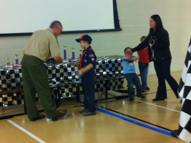 2012/01(Jan)/IAN'S PINEWOOD DERBY/640x480_2012-01-28-Ian's 1st Pinewood Derby-9.jpg